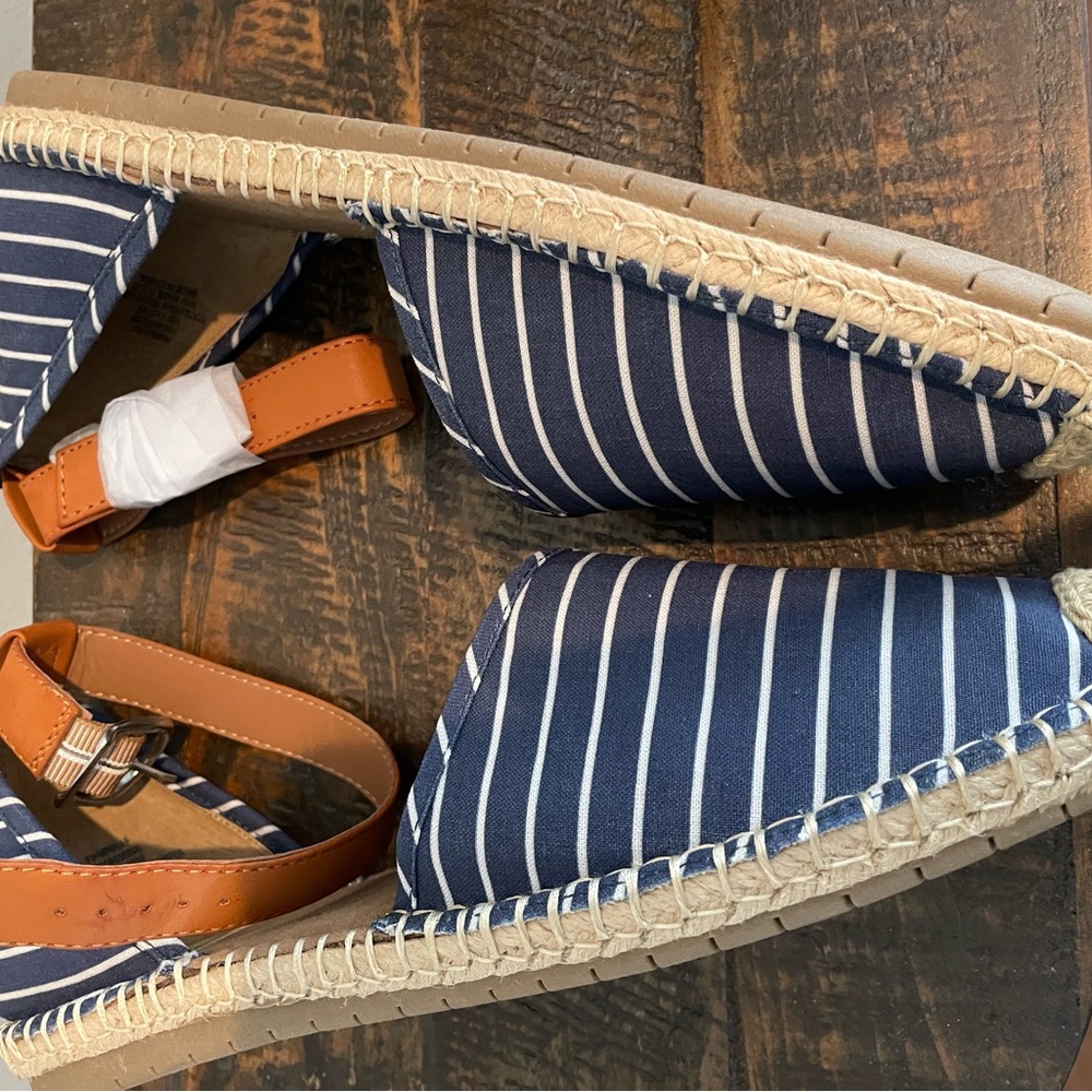 Style & Co. women’s Paminaa sandal created for Macys. Navy stripe . NWT - Picture 9 of 13